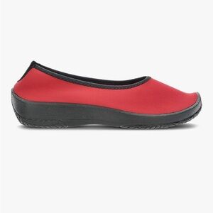 Arcopedico Solid Red Black Trim Lolita Slip On Flats Size 36 = Women’s Sz 5.5/6